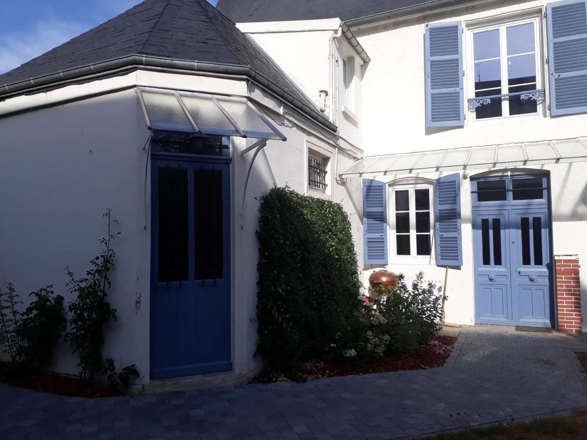 Les Pierres Bleues Hotel Bar-sur-Aube Bagian luar foto